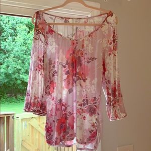 Floral top with sleeve detail